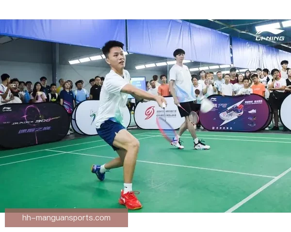 精彩绽放：羽毛球邀请赛激情对决